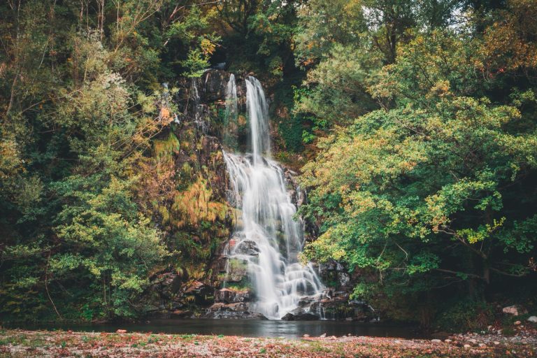 Vattenfall runt Highlands: Dry Falls, Bridal Veil Falls och fler
